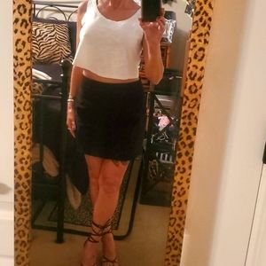 Adorable Forever 21 Open back cropped Top Size S